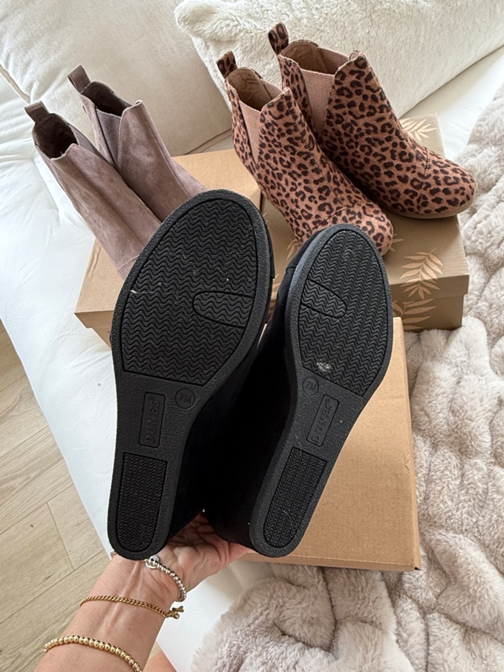 BRAND NEW DUNES Zoey Suede Women's Ankle Boots size 7 - Picture 8 of 10